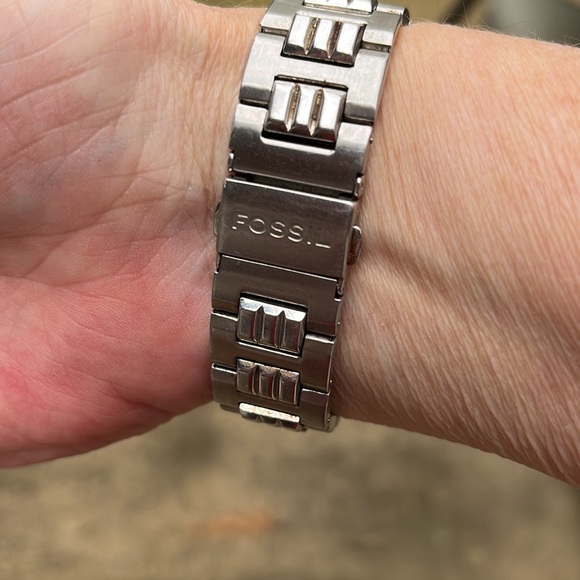 Fossil silver watch with crystals - Picture 6 of 7